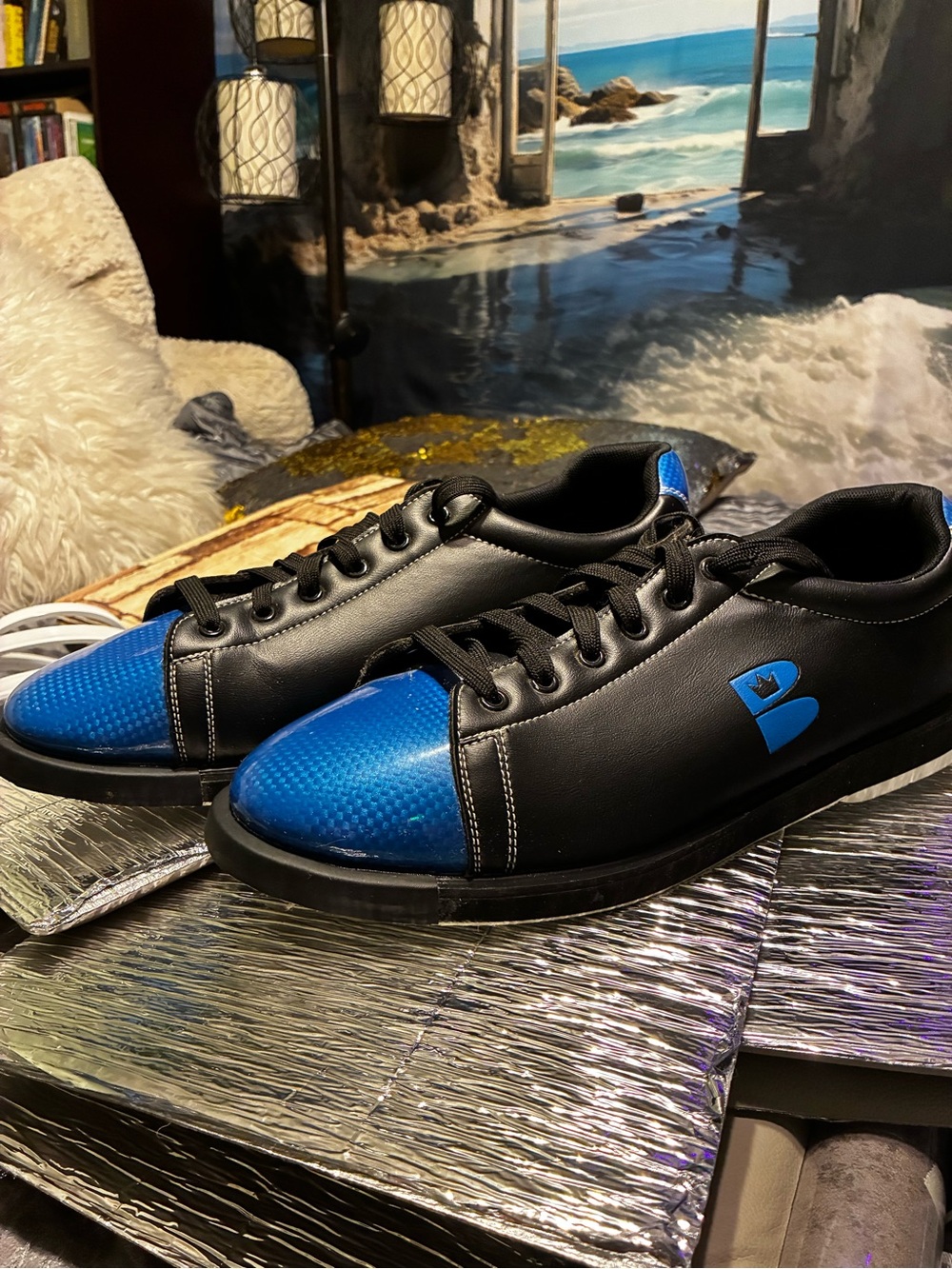#459| (13) Brunswick Men's Black & Blue bowling shoes w/ box